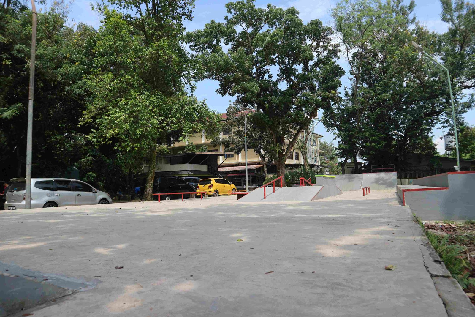 Bermain Skateboard